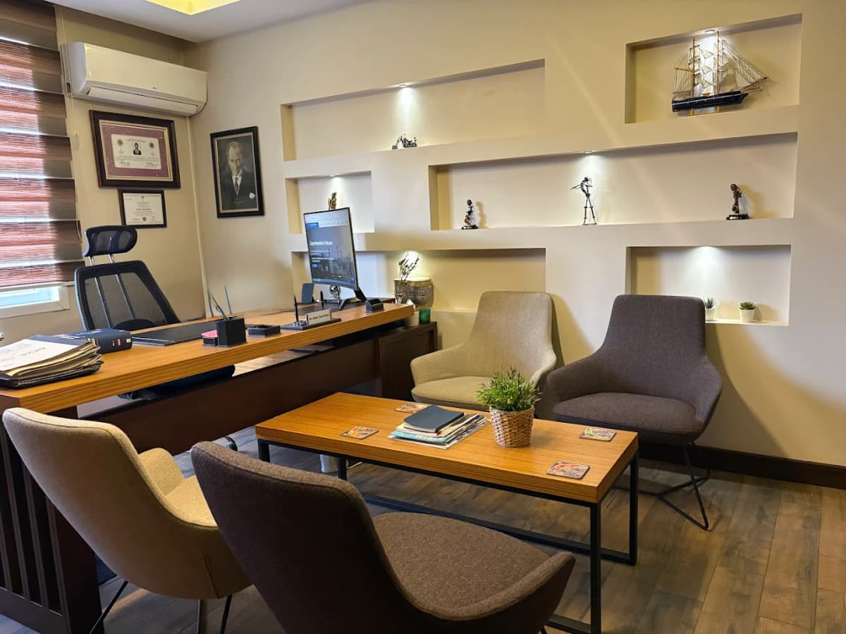 Kırıkkale gayrimenkul avukatı ofisinde toplantı odası